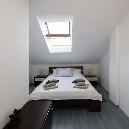 Sunny Apartment *