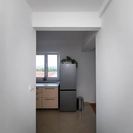 Sunny Apartment *